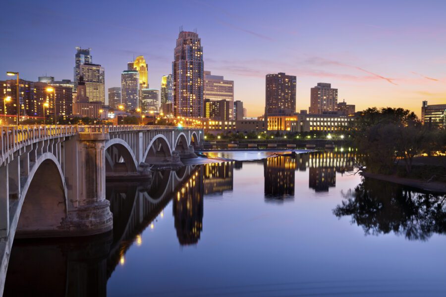 Minneapolis, MN skyline and river